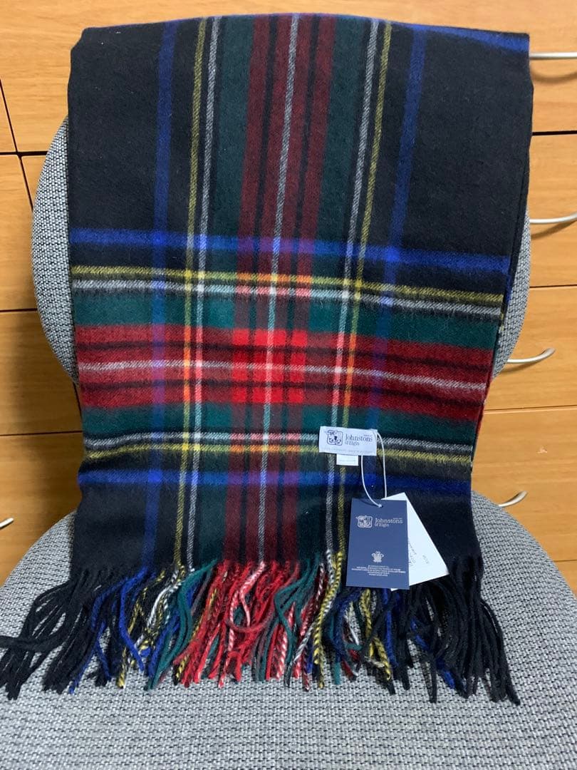 ま*ぃ様 ジョンストンズ スカーフ　ブラックスチュワートタータンチェック 大判
