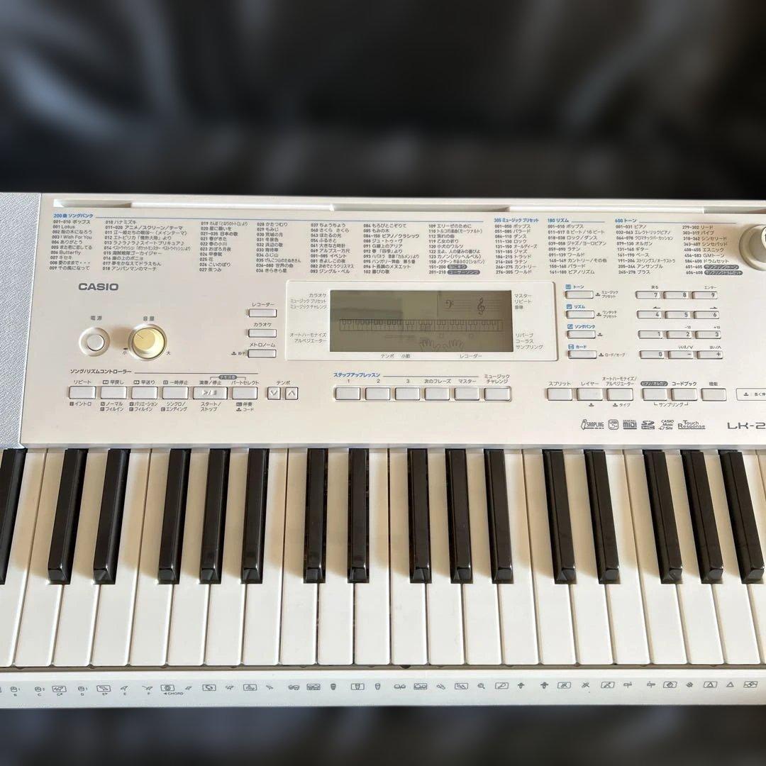 美品　CASIO 光ナビゲーションキーボード　LK-211 持ち運びカバー付