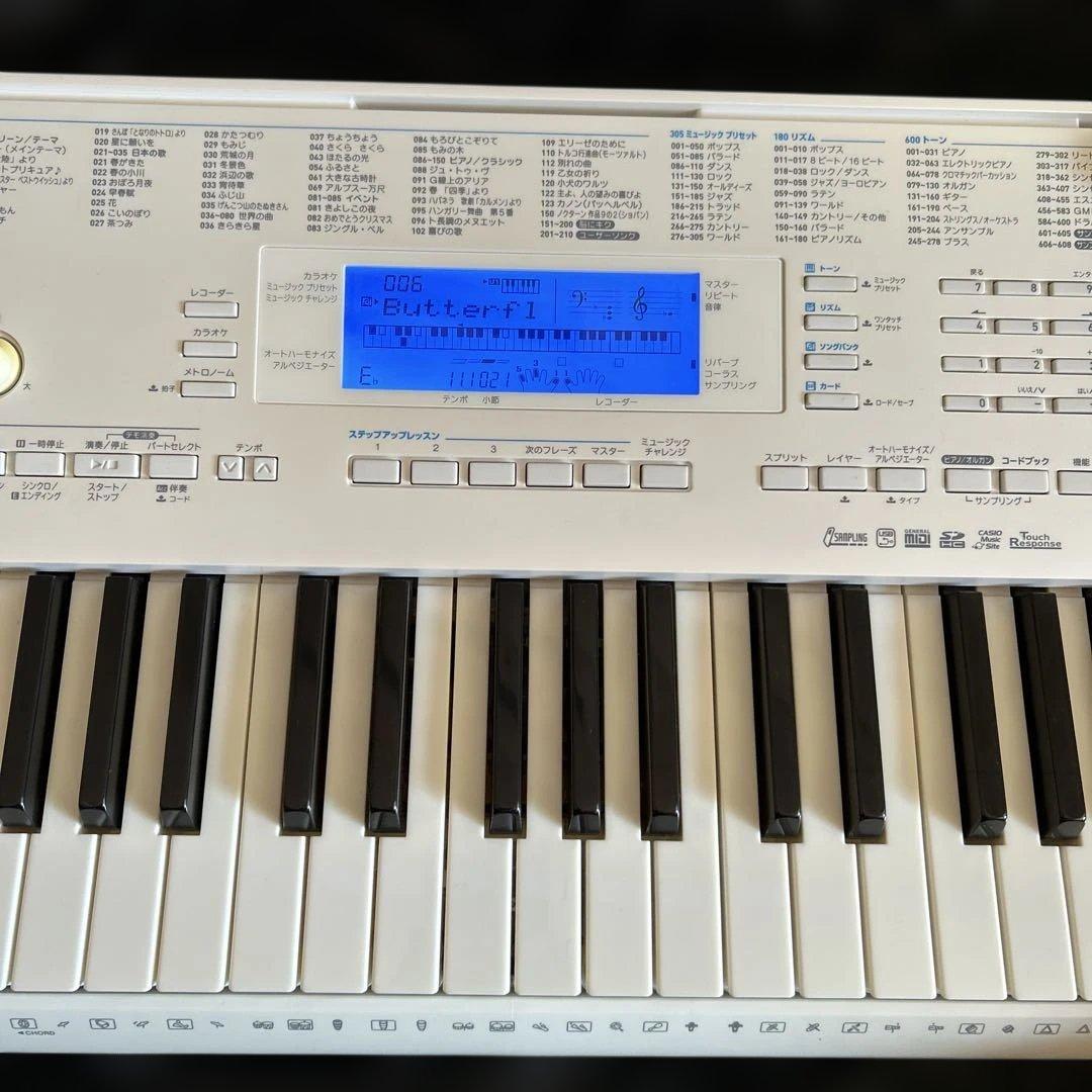 美品　CASIO 光ナビゲーションキーボード　LK-211 持ち運びカバー付