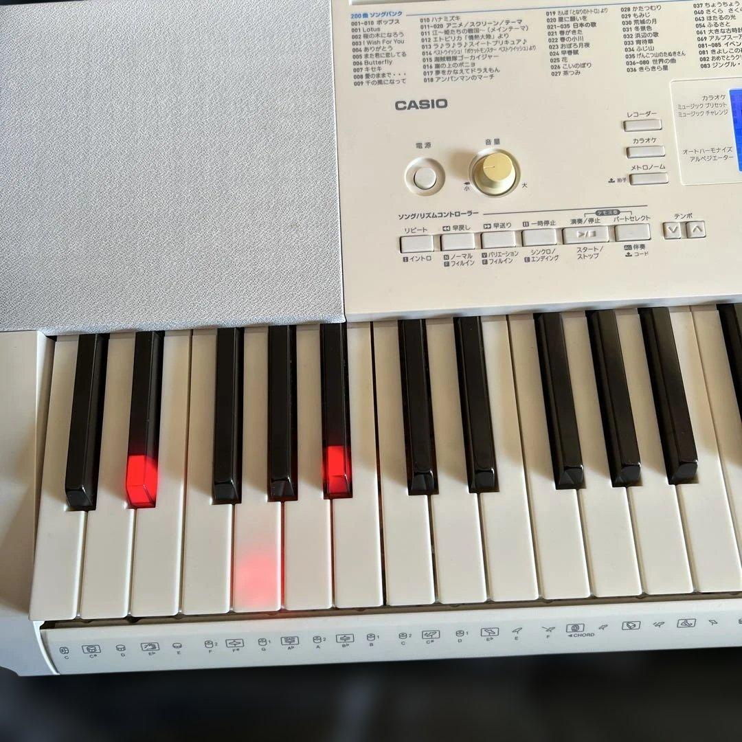 美品　CASIO 光ナビゲーションキーボード　LK-211 持ち運びカバー付