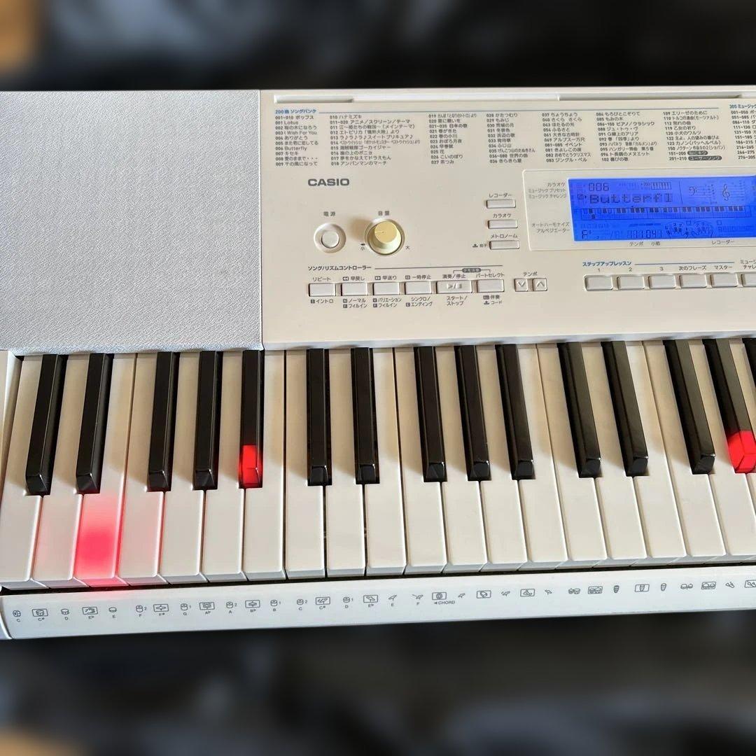美品　CASIO 光ナビゲーションキーボード　LK-211 持ち運びカバー付
