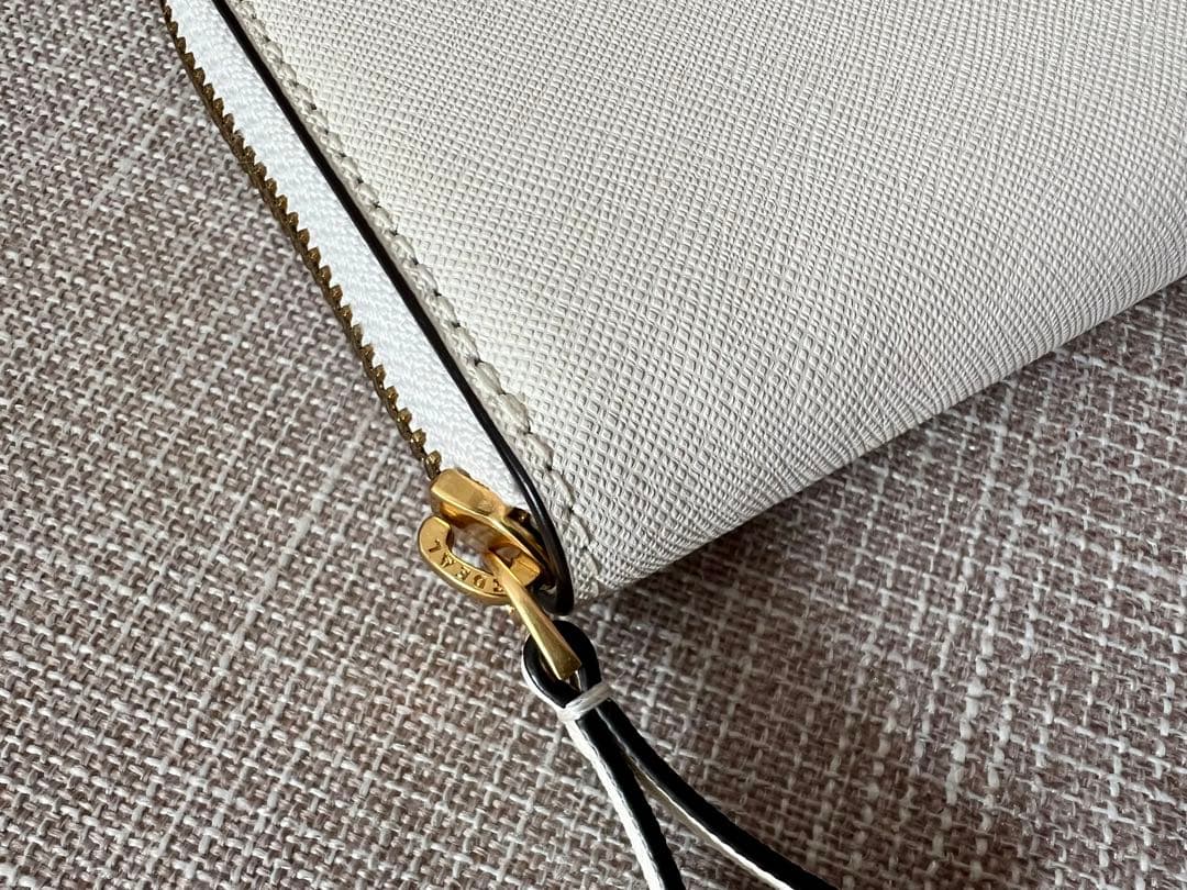 【最終価格です】TORYBURCH トリーバーチ エマーソンラウンドジップパース