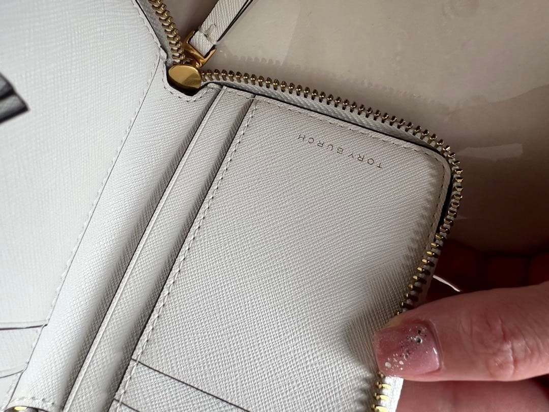 【最終価格です】TORYBURCH トリーバーチ エマーソンラウンドジップパース