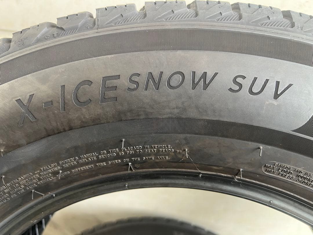 送料込み235/65R17Michelin x-ICE  4本セット