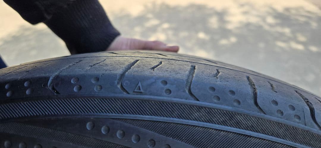 YOKOHAMA　RV02　245/40/R20 21年製2個口発送送料込み①