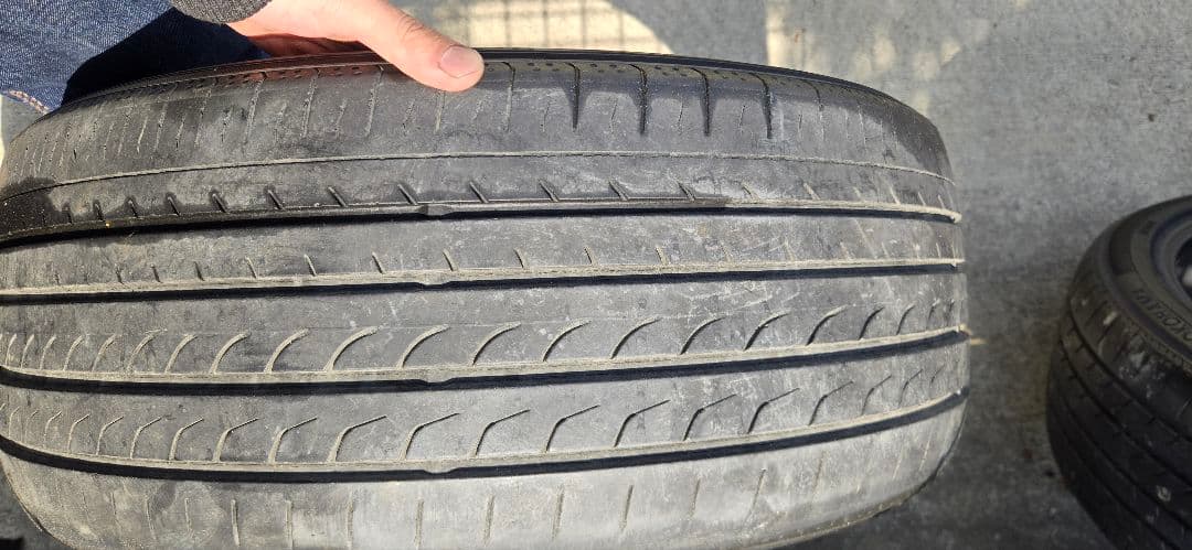 YOKOHAMA　RV02　245/40/R20 21年製2個口発送送料込み①