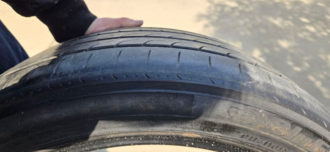 YOKOHAMA　RV02　245/40/R20 21年製2個口発送送料込み①