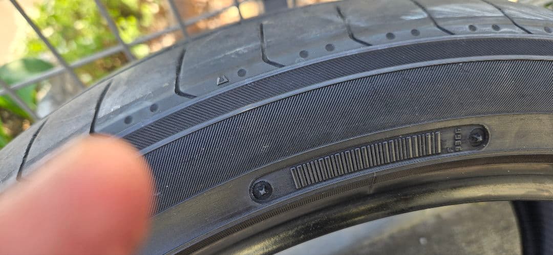 YOKOHAMA　RV02　245/40/R20 21年製2個口発送送料込み①