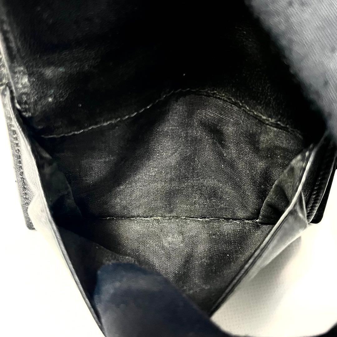 希少✨プラダ 二つ折り財布 リボン ヴィッテロムーブ レザー ロゴ金具 黒