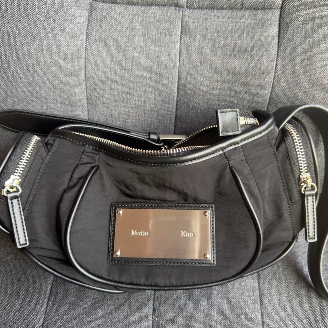 バッグ MARTIN KIM MADELEINE ROUND BAG IN BLACK