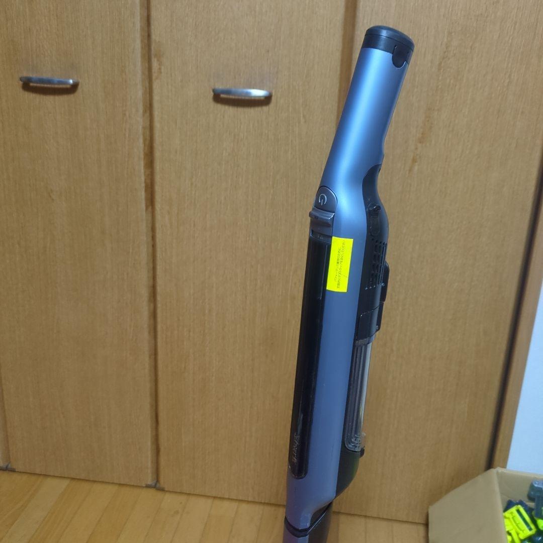 Shark スティッククリーナー 本体 ノズル3種付き　CS200JLB