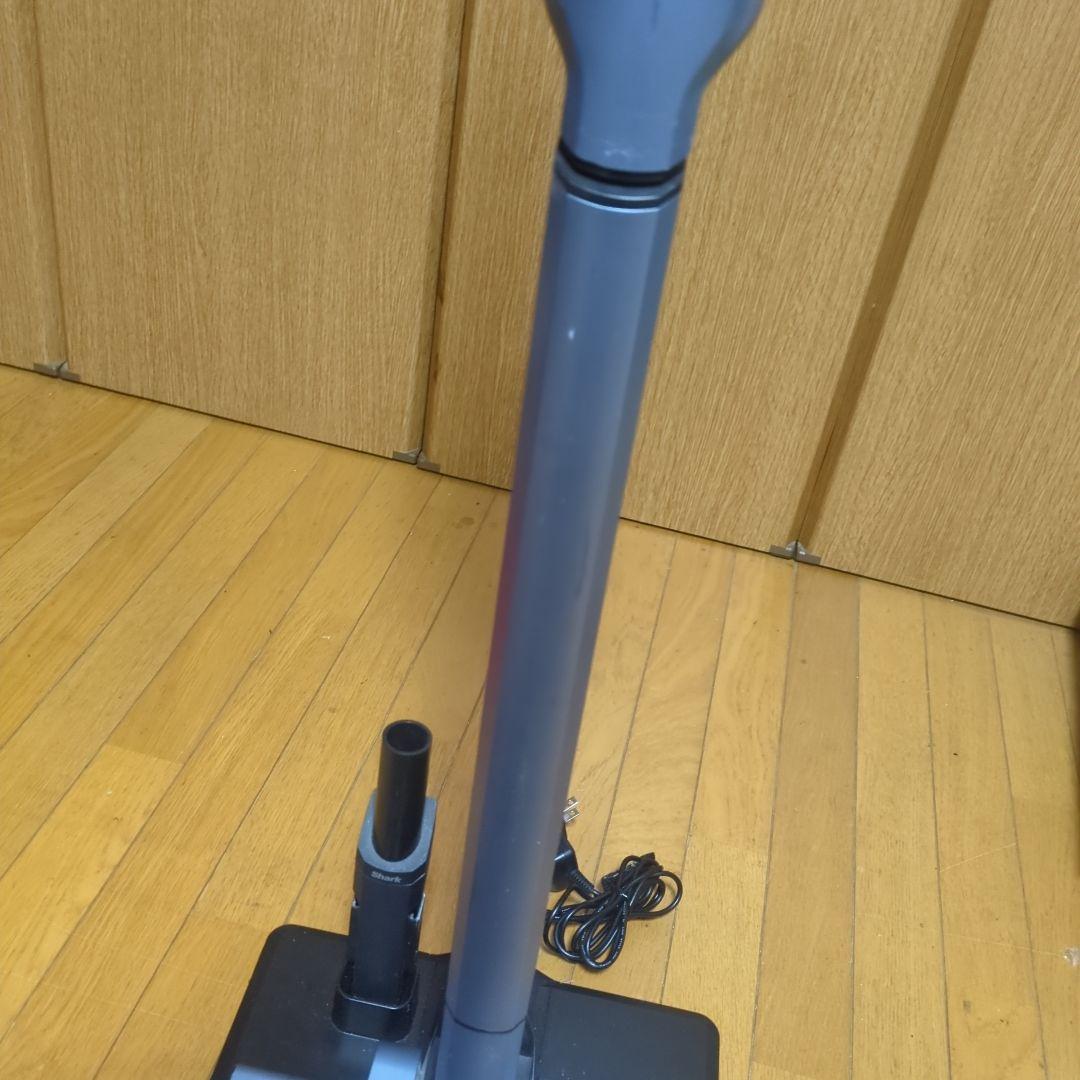 Shark スティッククリーナー 本体 ノズル3種付き　CS200JLB