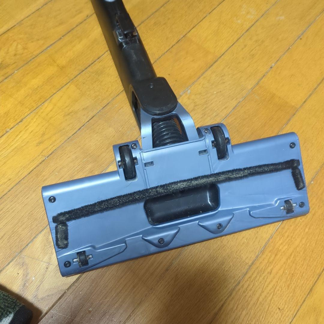 Shark スティッククリーナー 本体 ノズル3種付き　CS200JLB