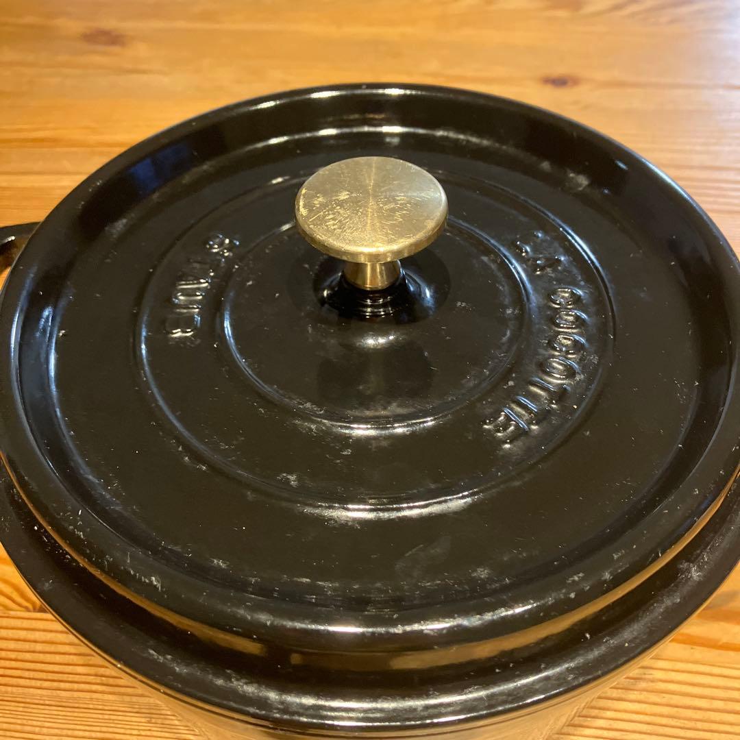 STAUB 22cm 黒 ピコ・ココット ラウンド 22CM シャイニーブラック