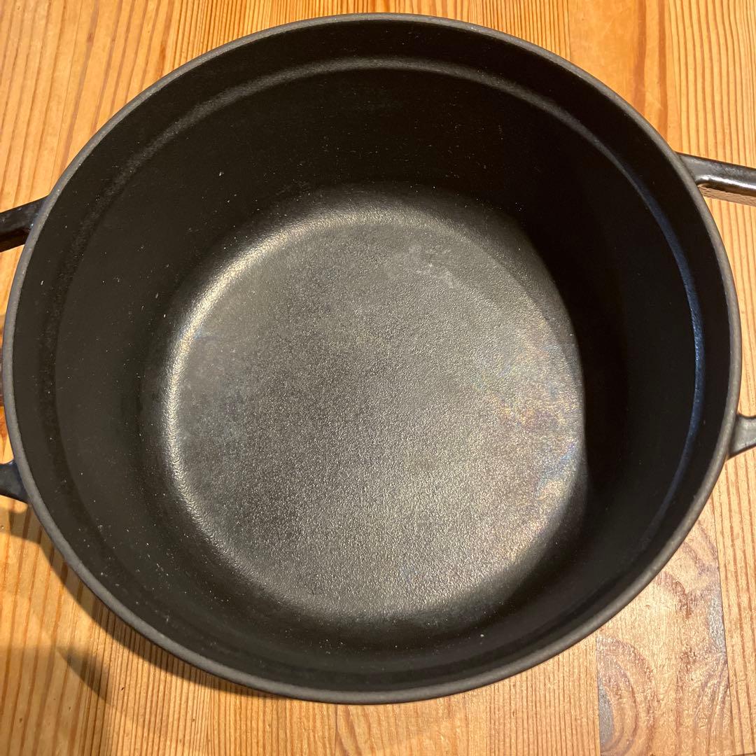 STAUB 22cm 黒 ピコ・ココット ラウンド 22CM シャイニーブラック