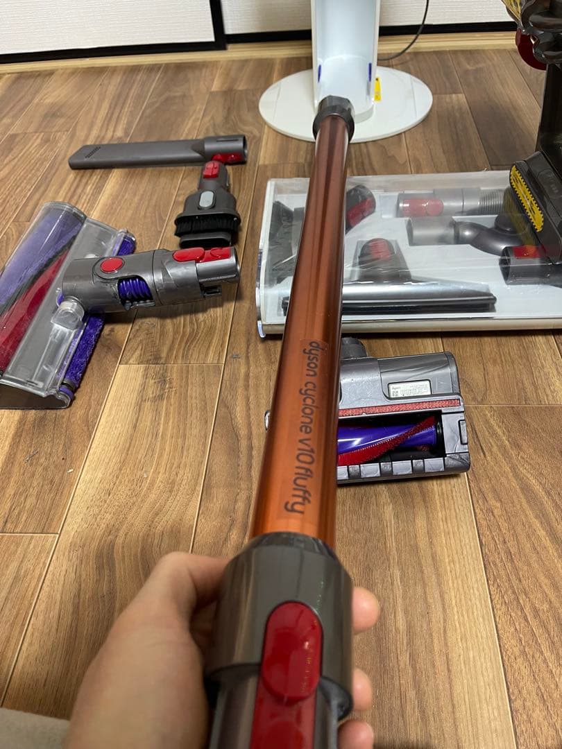 Dyson - ダイソン V10 (sv12) コードレス掃除機 付属品付