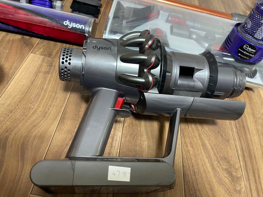 Dyson - ダイソン V10 (sv12) コードレス掃除機 付属品付