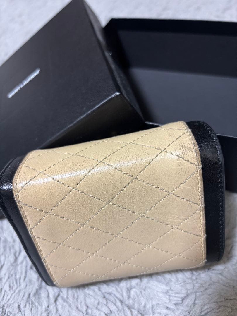 YSL キルティングレザー三つ折り財布