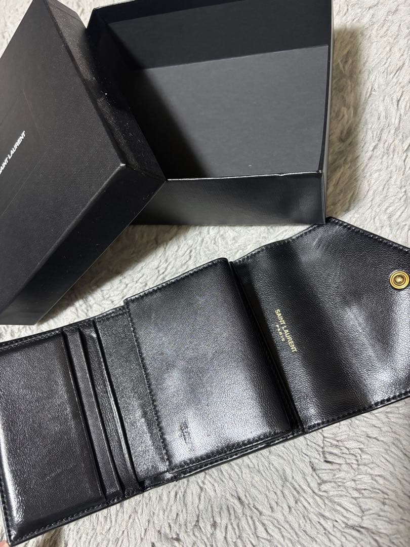 YSL キルティングレザー三つ折り財布