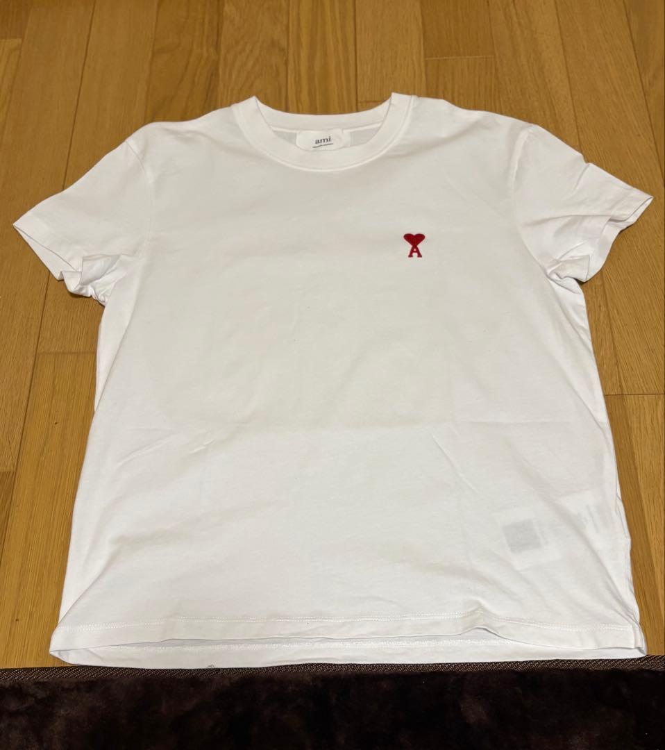 ami paris アミパリス ハート刺繍入り 半袖Tシャツ 【セール中】