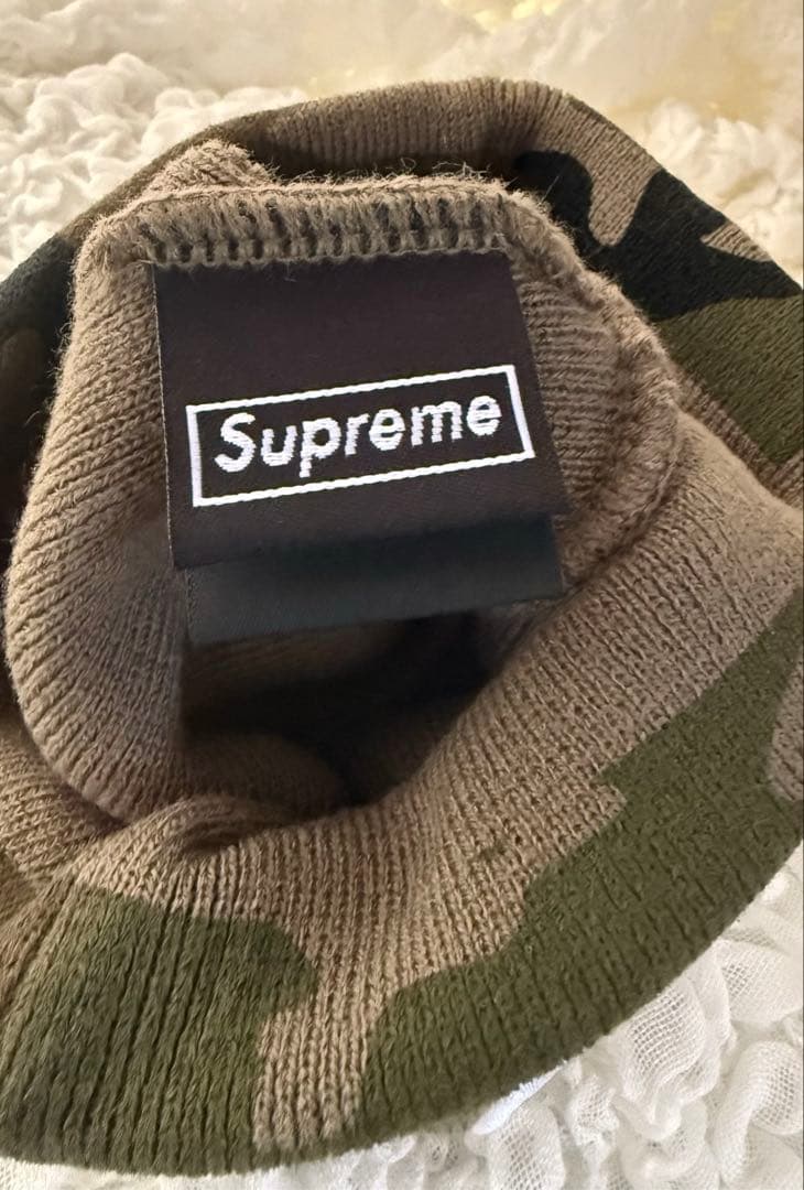 Supreme New Era® Blackletter Beanie