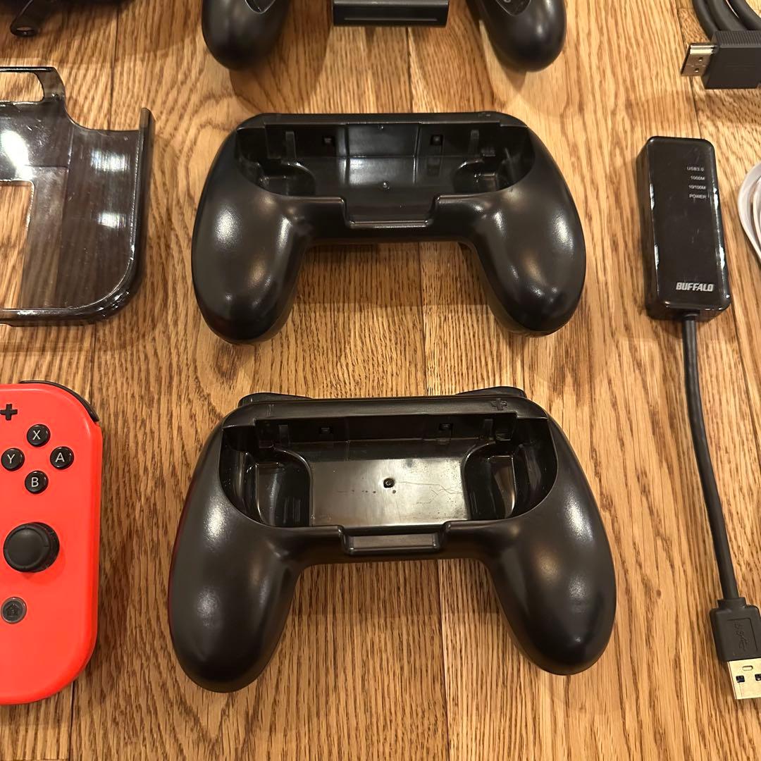 任天堂スイッチ 本体 通常モデル 動作確認済 ドック2台 LANアダプタ付
