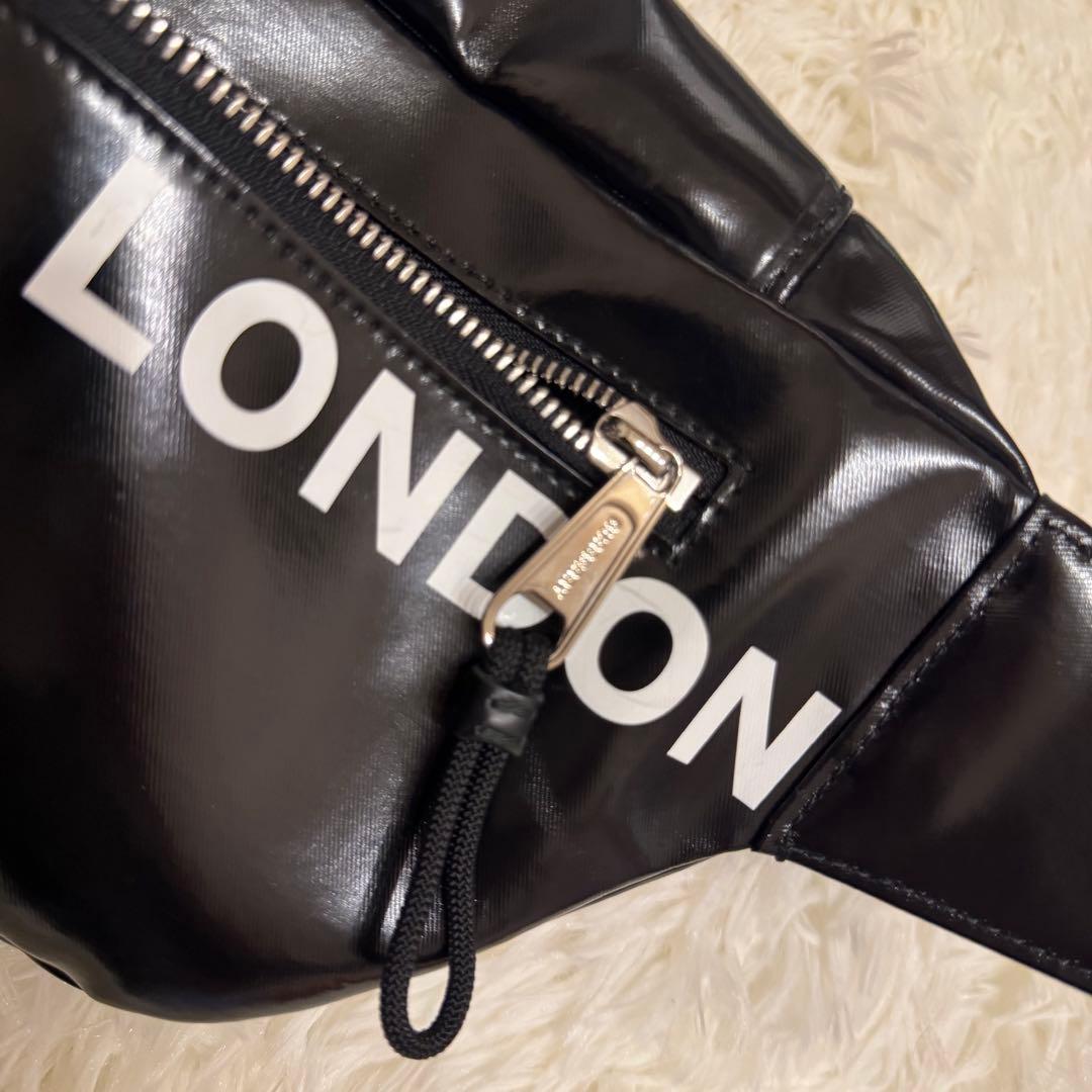BURBERRY ショルダーバッグ ボディバッグ ブラック レザー ホースフェリ
