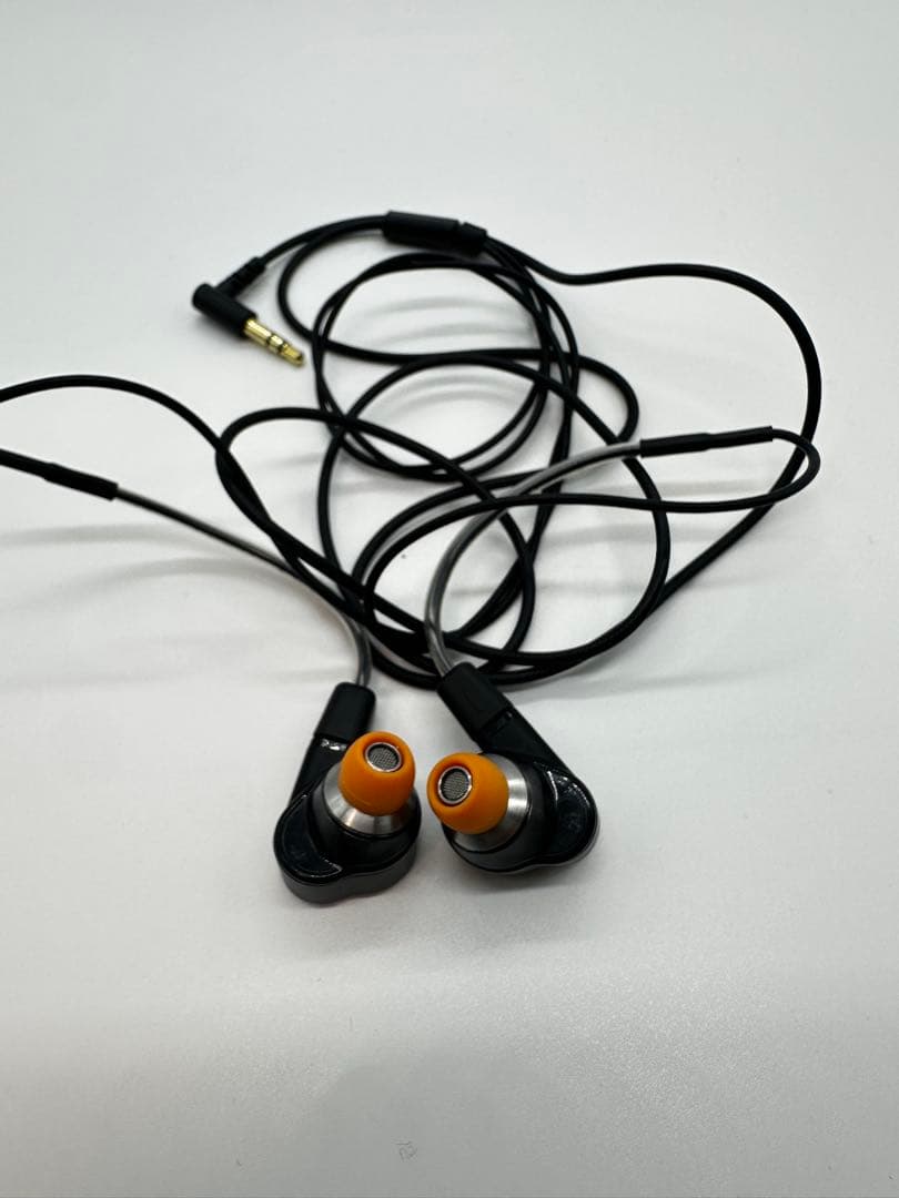 Tago studio t3-02 イヤホン、ケーブル、イヤーピース