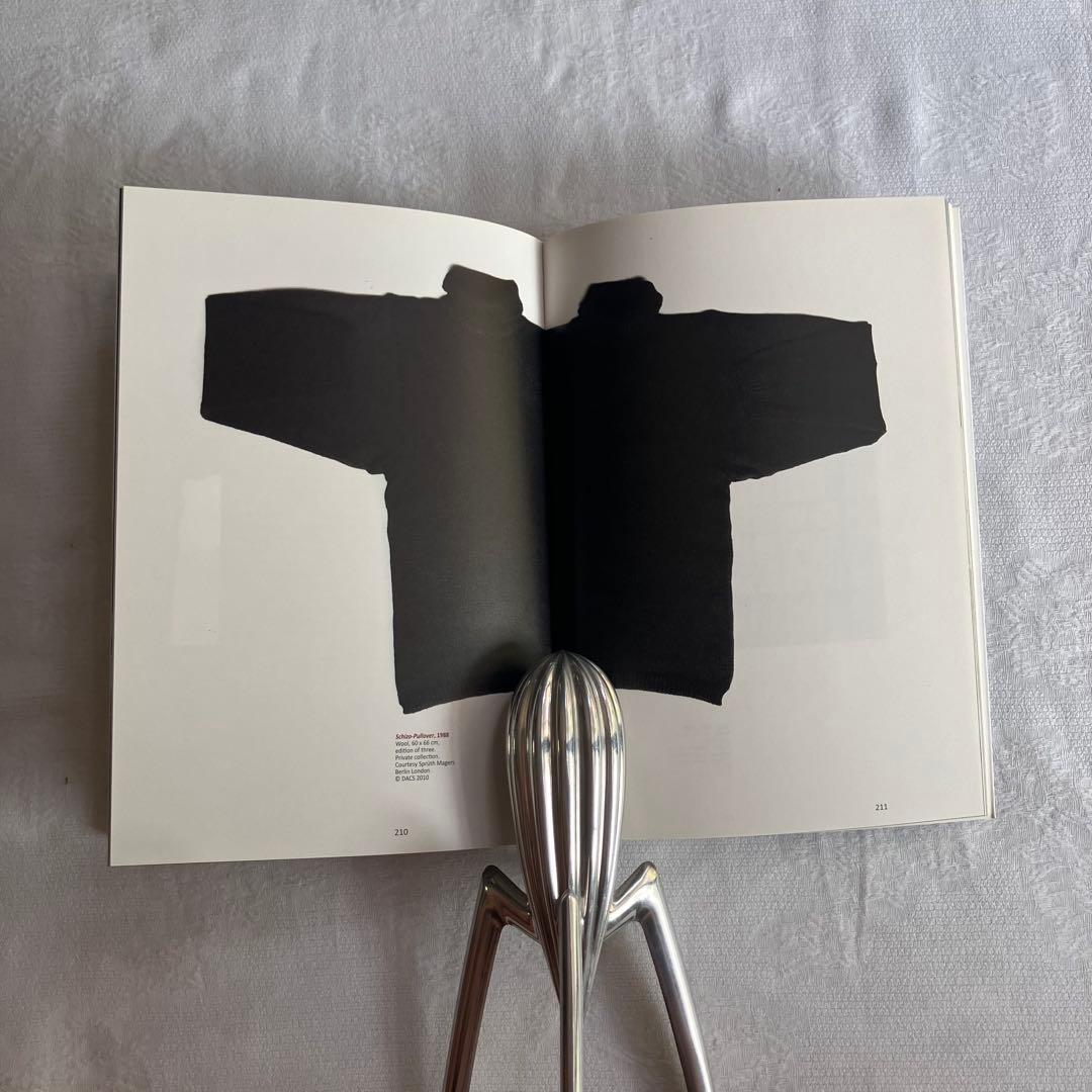 ©︎2011 AWARE ART FASHION archive book