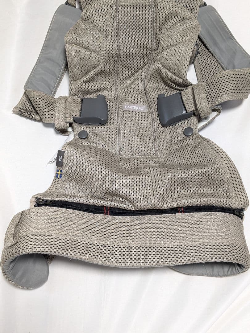 美品 baby bjorn 抱っこ紐 ワンカイエアー グレージュ ベビービョルン