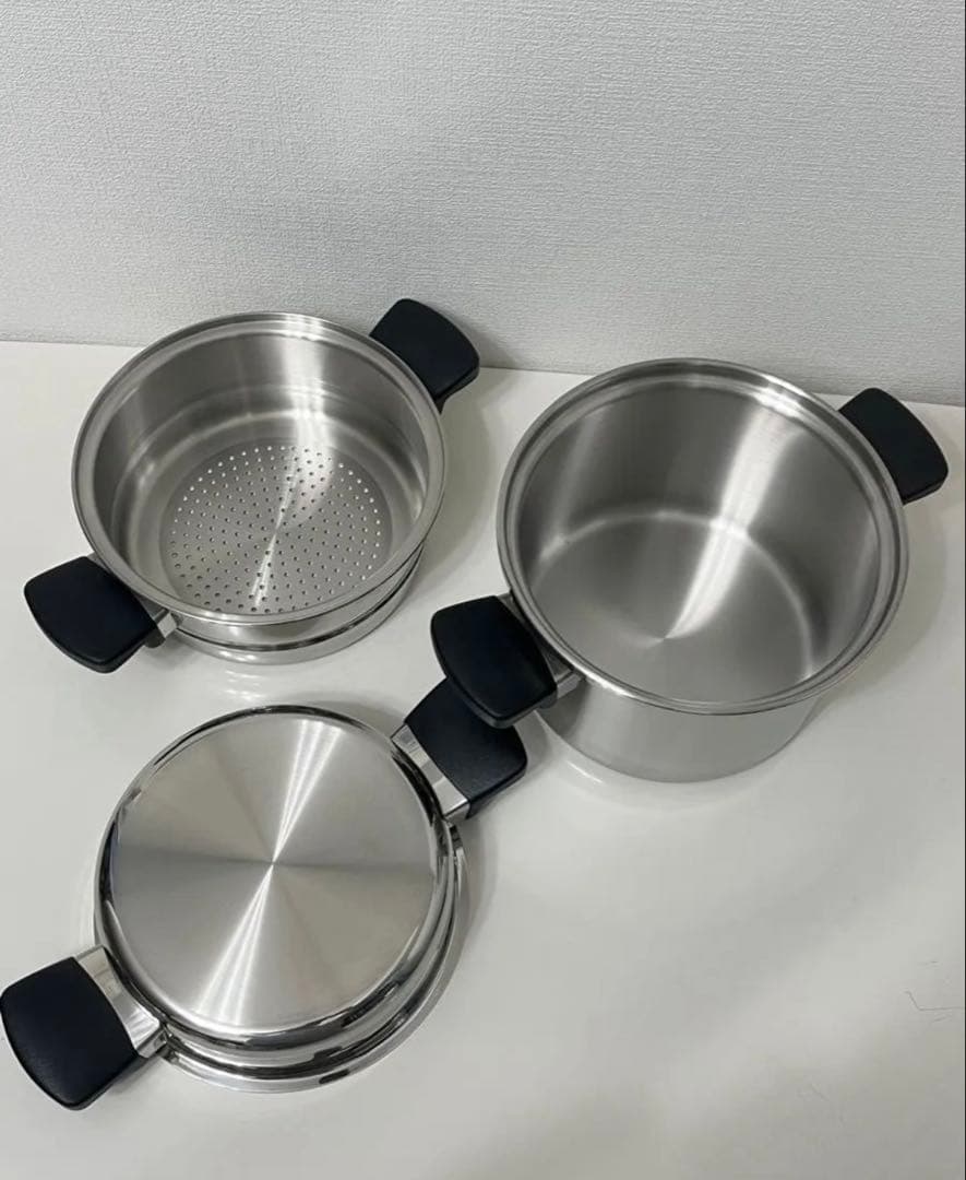 ぷくぷく浮輪　アムウェイ 4Lシチューパンセットと新品中小ソースパン