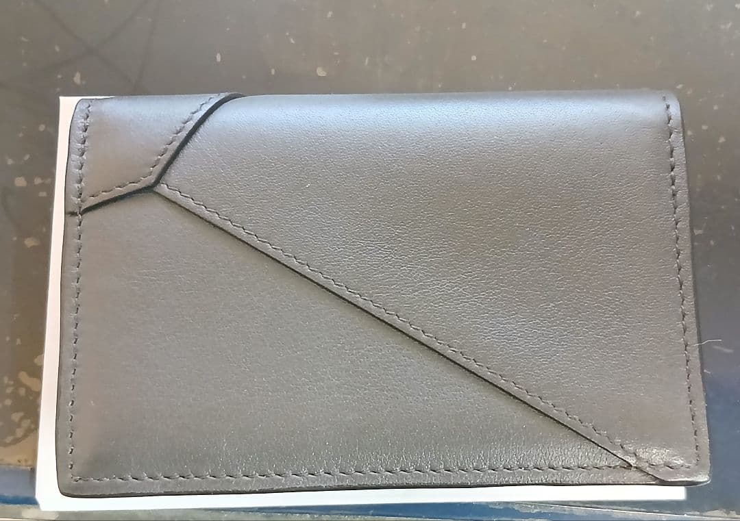 美品　LOEWE パズルエッジ　ビジネスカードケース　名刺入れ　ロエベ