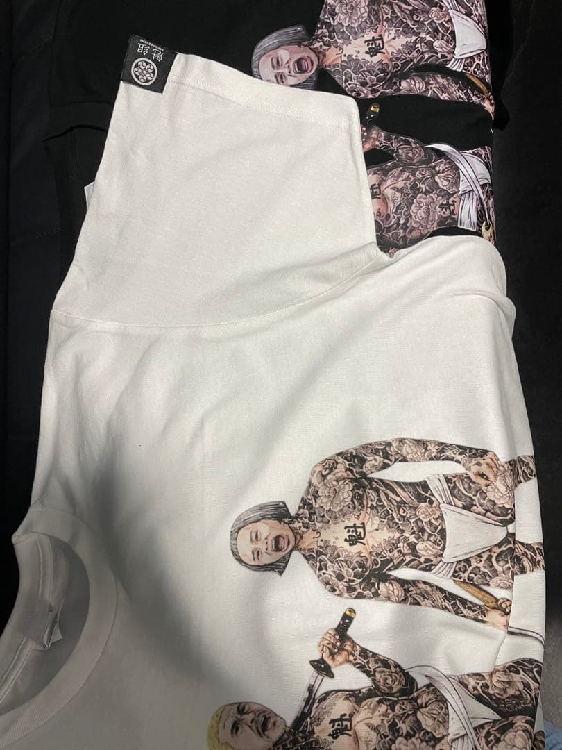 魁組　新作ダウンタウン Tシャツ ブラック