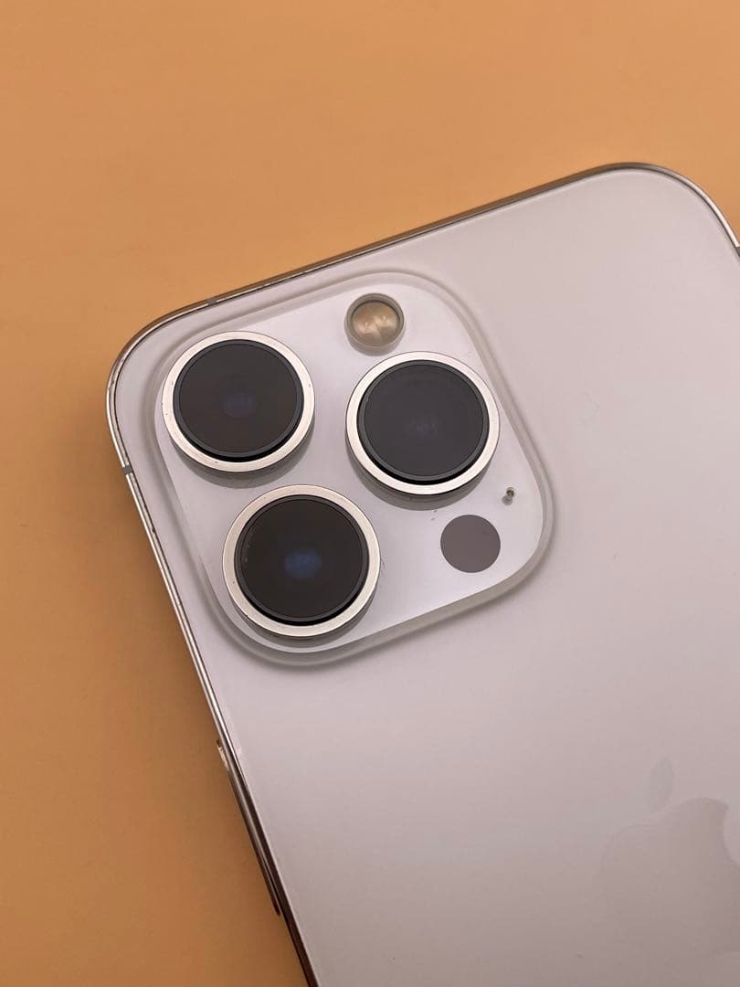 iPhone 13pro 256GB シルバー　バッテリー100%