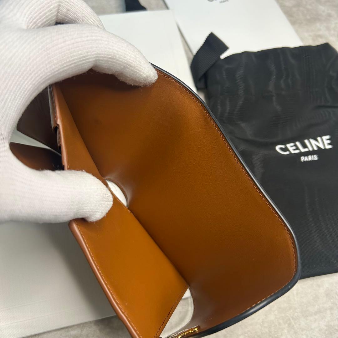 極美品✨CELINEトリオンフ 三つ折り財布 ゴールド金具 箱、保存袋付