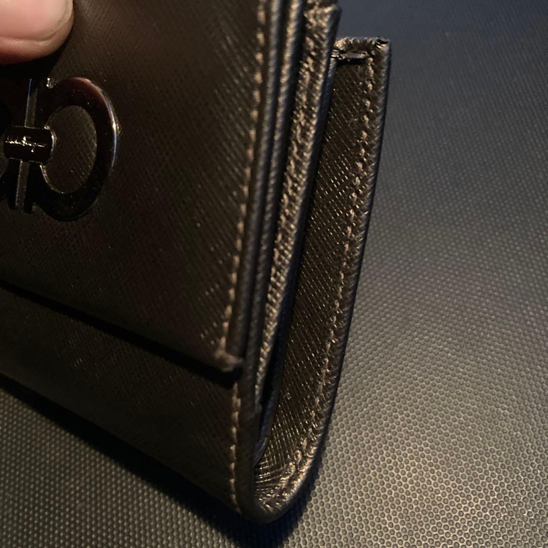 Ferragamo フェラガモ ガンチーニ ガンチーニ 二つ折り 財布