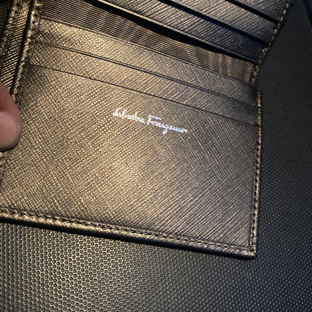 Ferragamo フェラガモ ガンチーニ ガンチーニ 二つ折り 財布