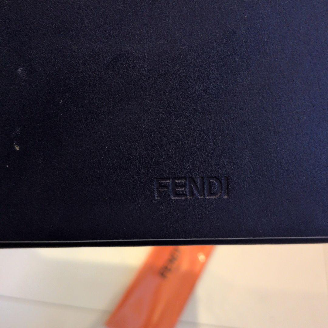 Fendi パール付きラウンドサングラス