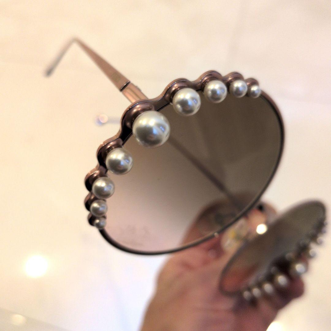 Fendi パール付きラウンドサングラス