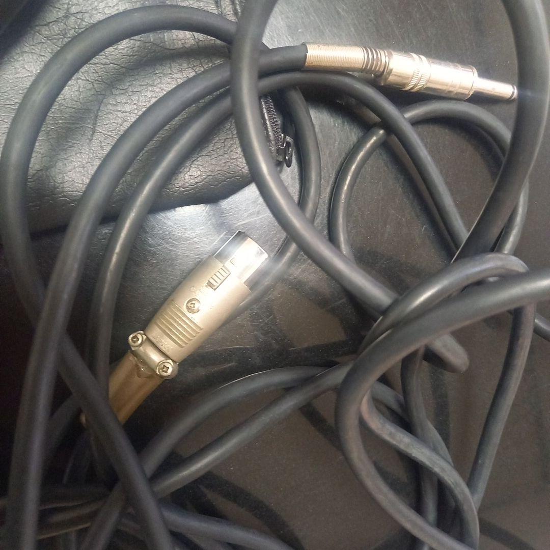 SHURE SM58ダイナミックマイク 本体とケーブル