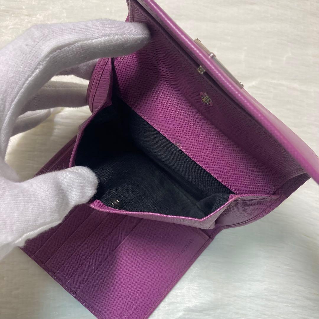 希少　早い者勝ち　PRADA プラダ　三つ折り　財布　紫　三角ロゴ
