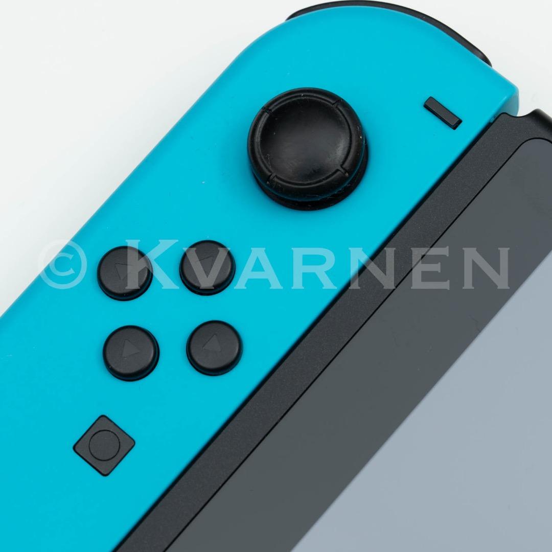 d*7様 Nintendo Switch ネオンブルー・ネオンレッド