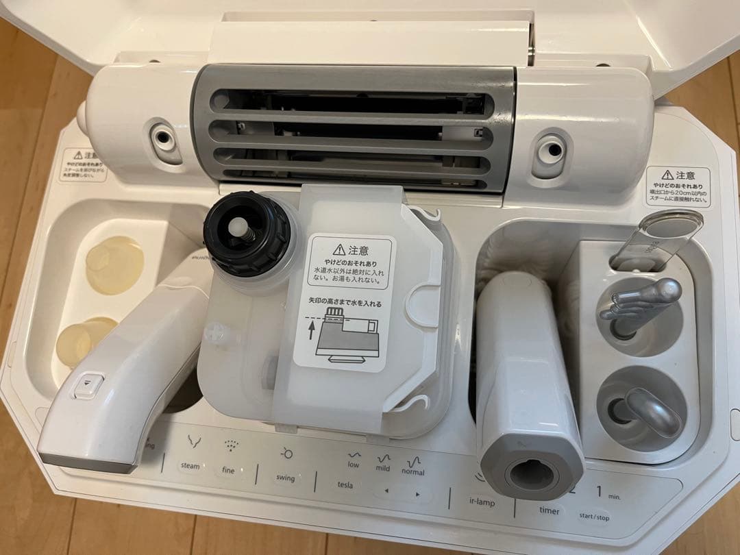 今月のみ激大幅お値下げ！サキナ（ルルシェ）美顔器 美品 おまけ付き