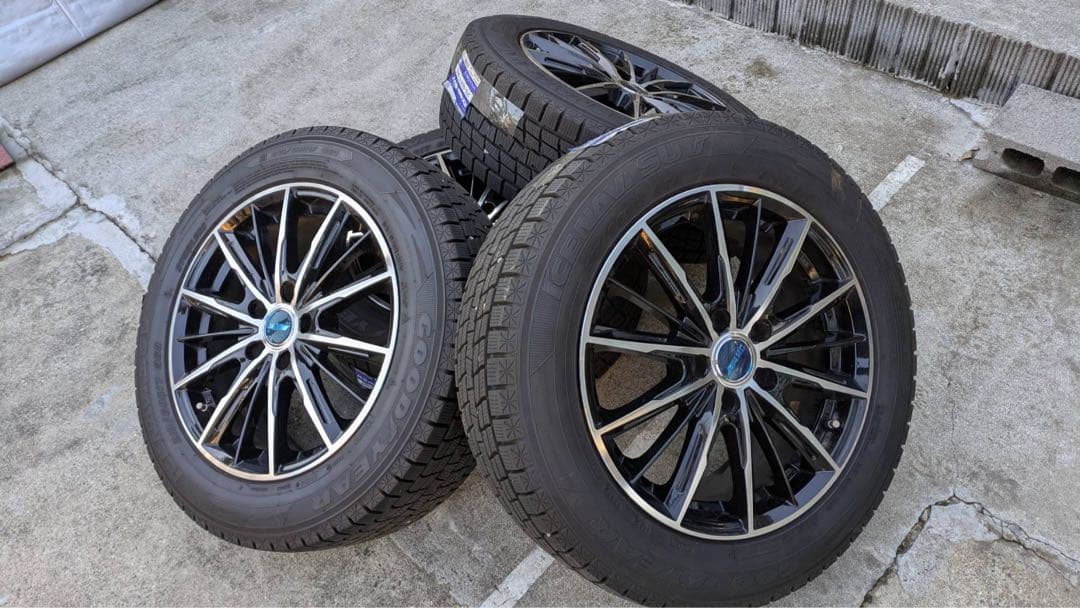 まゆ　215/60 R17 グッドイヤー スタッドレスタイヤセット