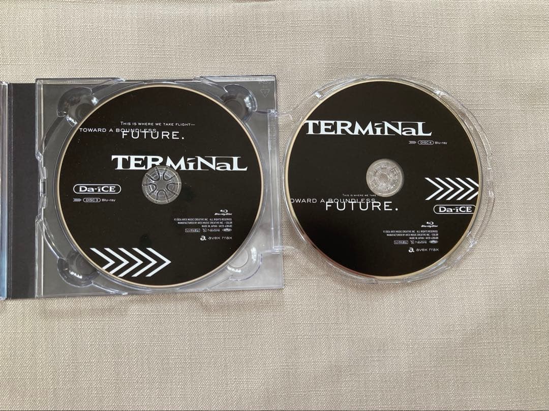 Da-iCE TERMiNaL 豪華版(Blu-ray) スマプラは曲のみ