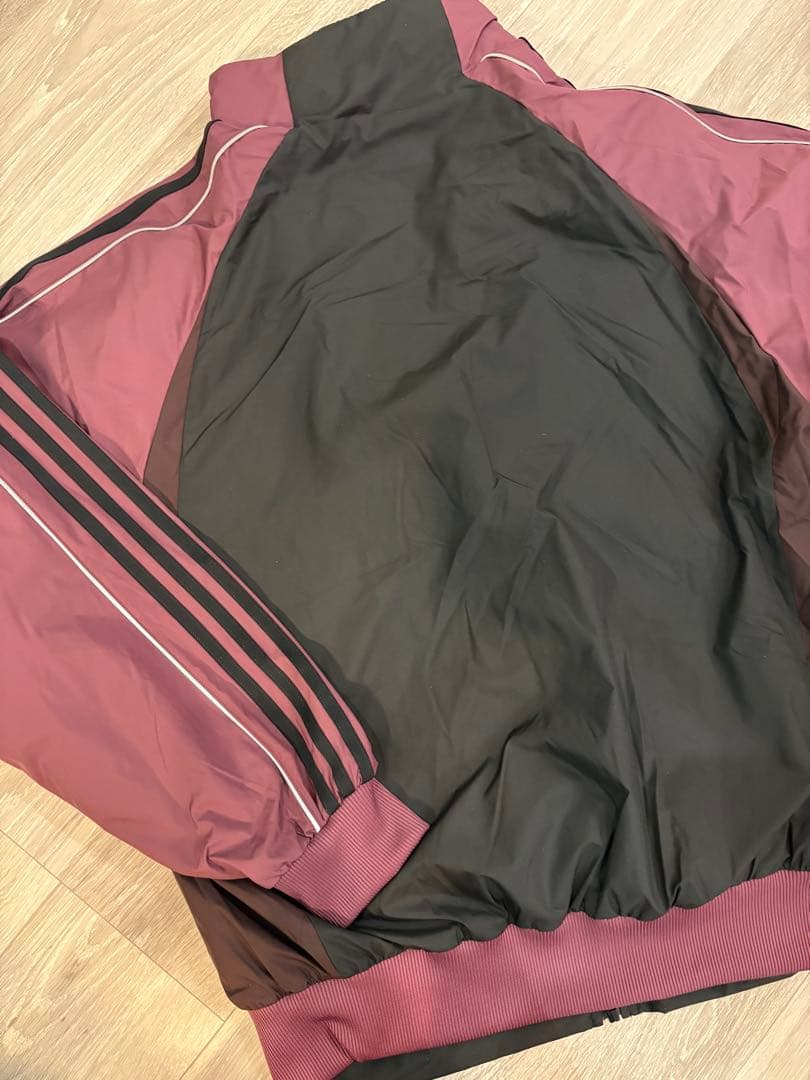 adidas ナイロン上下セット 黒・バーガンディ　Ｌ　ほぼ新品　冬用