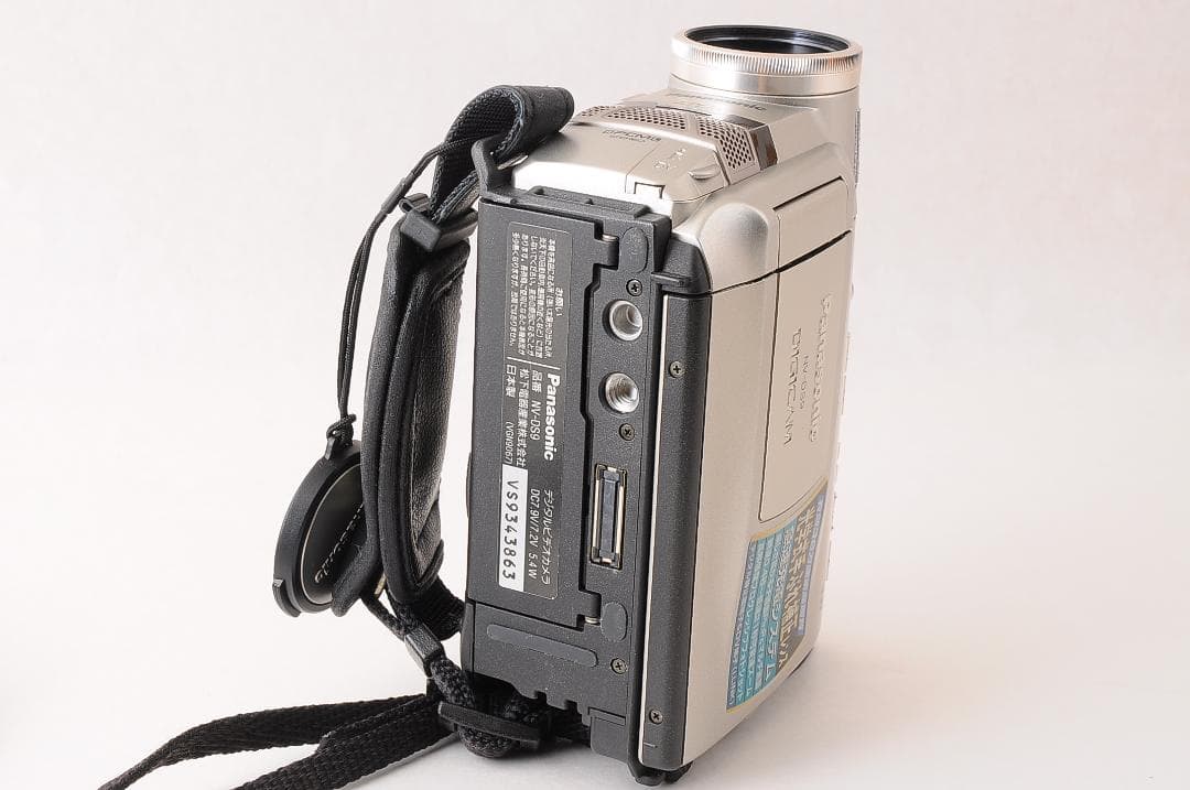 美品 箱付き パナソニック デジタル ビデオカメラ NV-DS9 @4102
