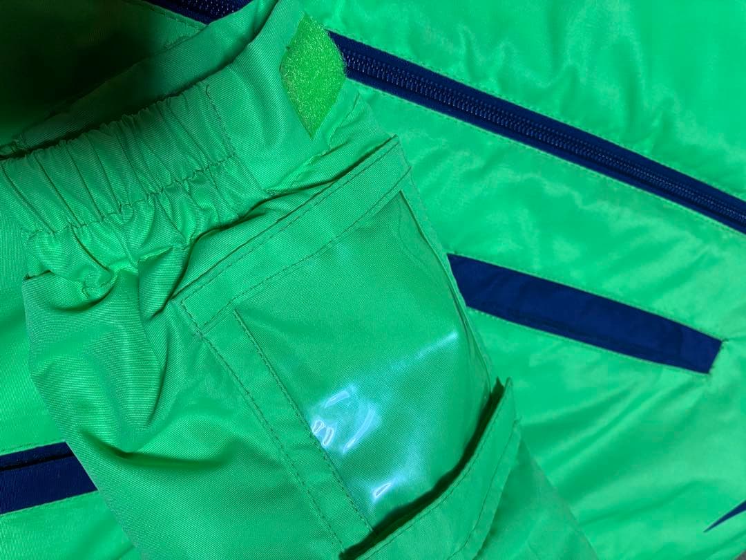 ぺこさま専用　　　 子供用スキーウェア 上下　130センチ　緑と青 手袋付き