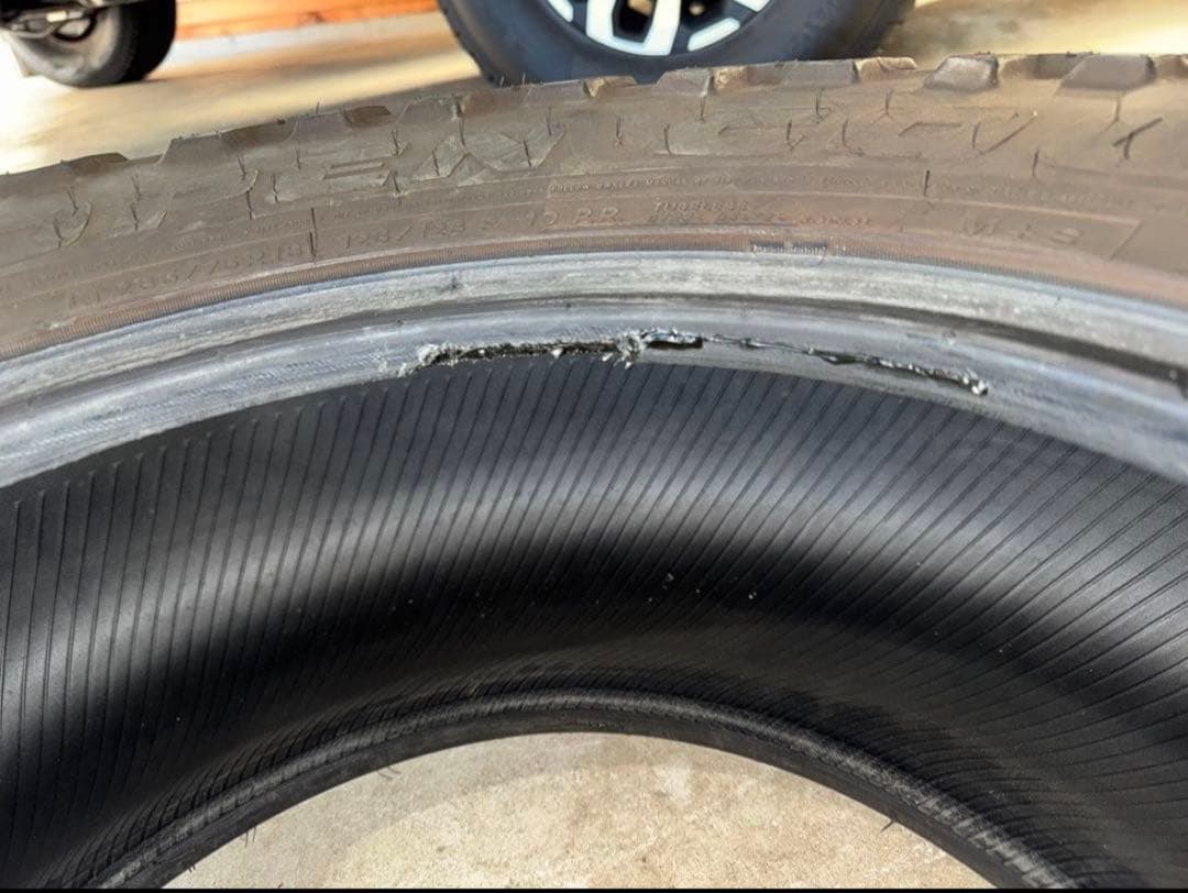 [ジャンク]TOYO OPEN COUNTRY M/T 16インチ ビード損傷有