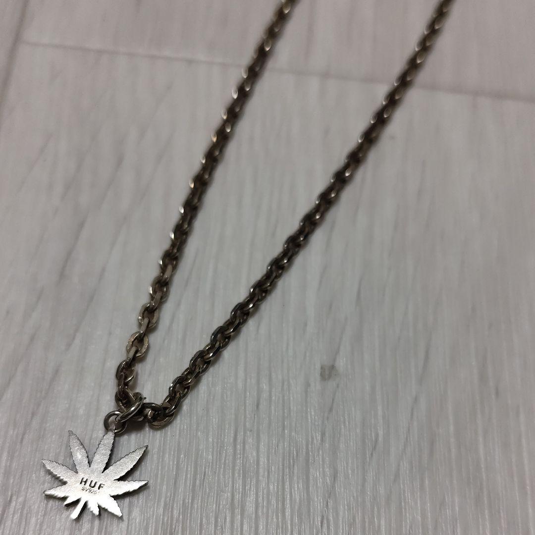 HUF　ネックレス　葉っぱモチーフ